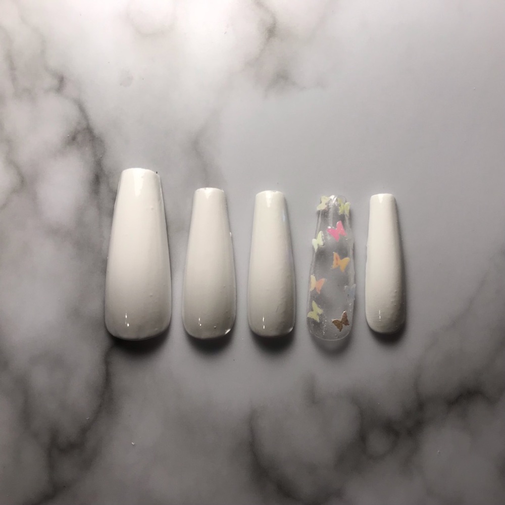 GEL-White butterfly press on nails